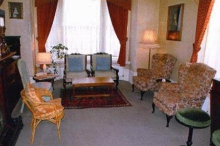 Kirkdale Hotel Кройдон Экстерьер фото
