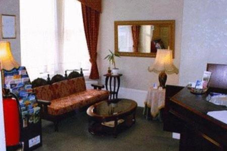 Kirkdale Hotel Кройдон Экстерьер фото