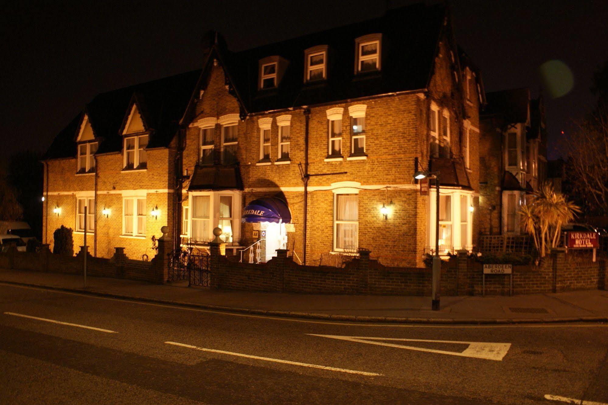 Kirkdale Hotel Кройдон Экстерьер фото